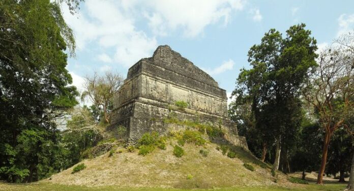 Anuncia reapertura de la Zona Arqueológica de Dzibanché