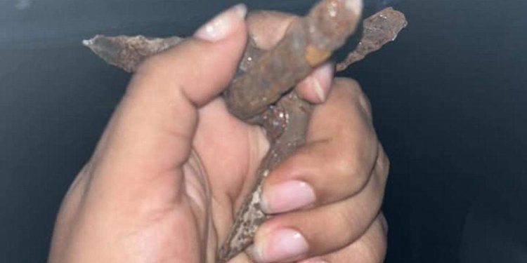 Aparecen cartulinas con amenazas en Comalcalco y Centro; ponchallantas en la Cárdenas-Villahermosa