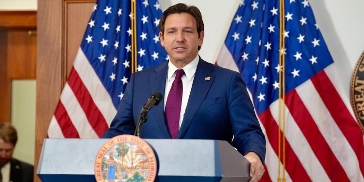 Ron DeSantis gobernador de Florida aprueba pena de muerte a migrantes