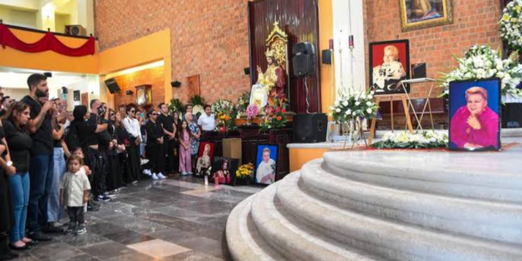 Así despidieron a Paquita la del Barrio en Veracruz