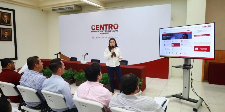 Capacita Centro a Notarías Públicas en trámites y servicios catastrales en línea