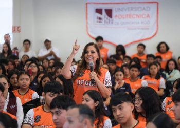 Mara Lezama entrega equipamiento a Universidad Politécnica de Quintana Roo, en beneficio de mil 760 estudiantes