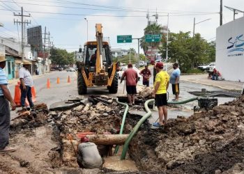 SAS repara 35 socavones y más de 100 fugas de agua en Villahermosa