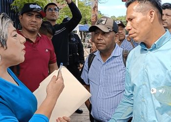 Reclaman policías resultados del examen de control y confianza para acceder a incremento salarial