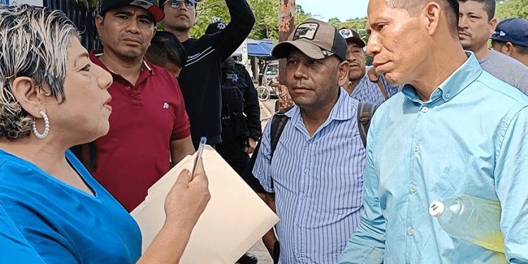 Reclaman policías resultados del examen de control y confianza para acceder a incremento salarial