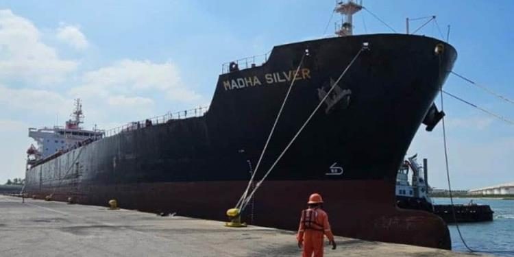 Llega buque de casi 200 metros al Puerto Dos Bocas, Paraíso