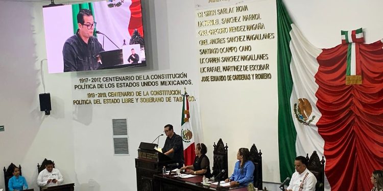 PRI presenta iniciativa para regularizar el transporte por aplicación en Tabasco