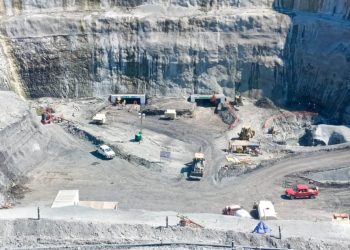 Rescatan los restos óseos del último minero atrapado en la mina “El Pinabete”