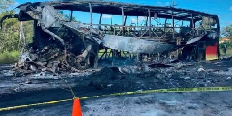 Fiscalía de Campeche identifica restos de 38 fallecidos en accidente de Escárcega