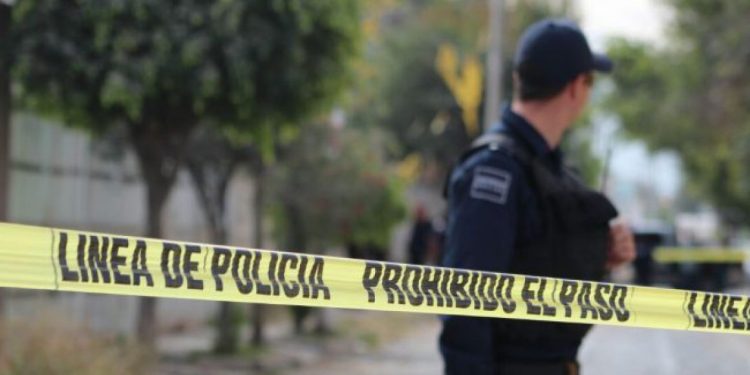 Investigan presunta participación de taxista en ataque a policías en Tabasco