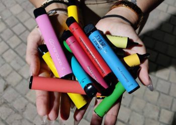 Preocupa proliferación de vapeadores en secundarias de Tabasco