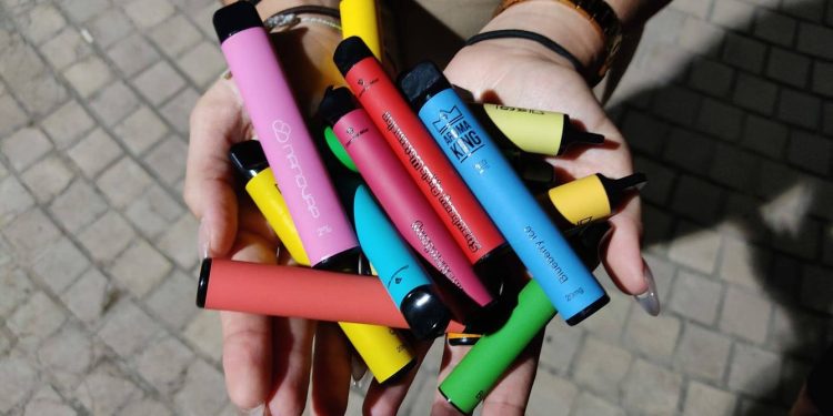Preocupa proliferación de vapeadores en secundarias de Tabasco