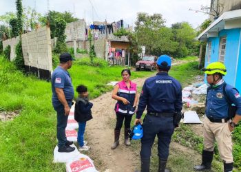 Lluvias afecta a 100 familias en Gaviotas Sur; Ayuntamiento de Centro brinda apoyo