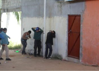 Liberan a persona secuestrada y encuentran fosa clandestina con dos cuerpos en San Carlos, Macuspana