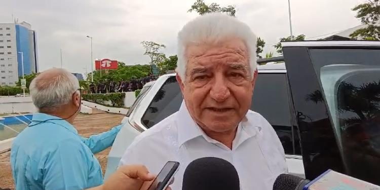 Pepín López invita a tabasqueños a casarse aprovechando el último frío del año