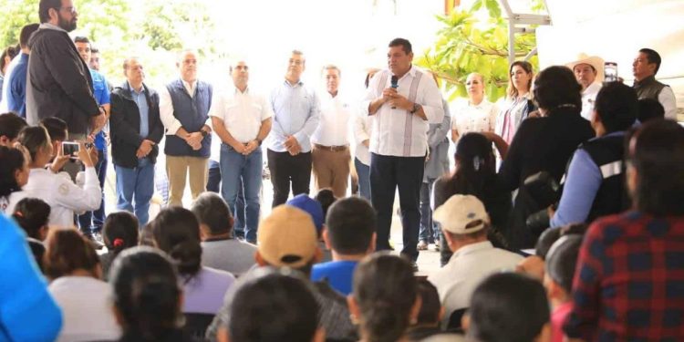 Gobernador de Tabasco llama a denunciar corrupción en obras públicas