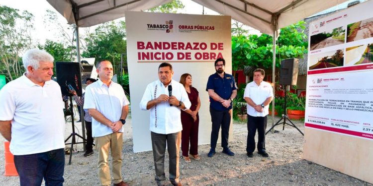 Adelanta May proyecto para rehabilitación de acceso carretero a San Manuel, Huimanguillo