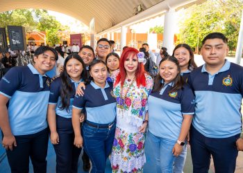 REAFIRMA LAYDA SANSORES, SU COMPROMISO CON LOS NORMALISTAS DE HECELCHAKÁN