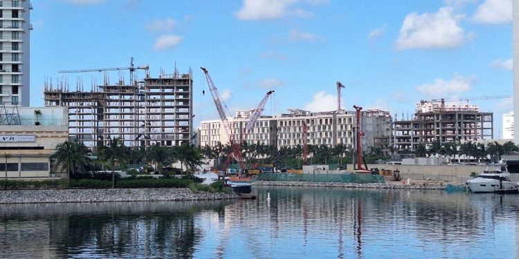 A pesar de la Incertidumbre financiera el sector inmobiliario de Cancún y Playa del Carmen se mantienen firmes