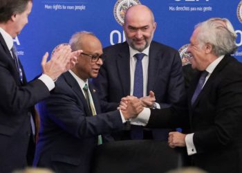 Albert Ramdin, canciller de Surinam, es el nuevo secretario general de la (OEA)