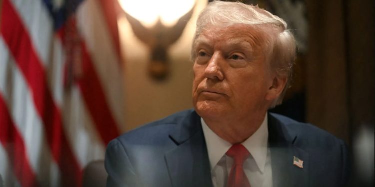 Donald Trump confirma que aranceles del 25% a México y Canadá entrará en vigor este martes 4 de marzo