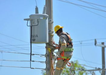 CFE restablece el suministro eléctrico en la Península de Yucatán
