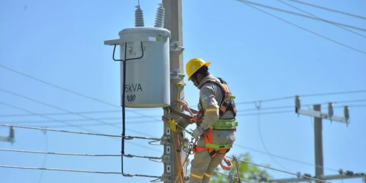 CFE restablece el suministro eléctrico en la Península de Yucatán