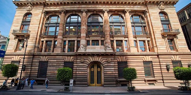 Banxico anticipa más recortes de tasas