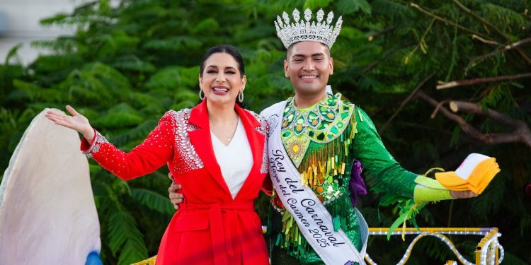 La juventud fue la principal protagonista de los carnavales del pueblo en Playa del Carmen 2025