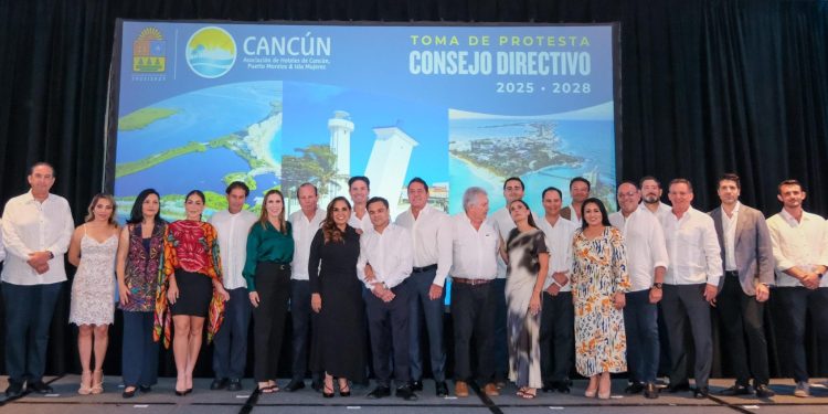 Mara Lezama toma de protesta del Consejo Directivo de la Asociación de Hoteles de Cancún, Puerto Morelos e Isla Mujeres 2025-2028