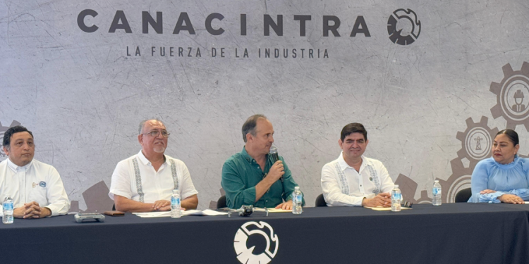 UTTAB y Canacintra Tabasco capacitan a empresarios en el uso de drones