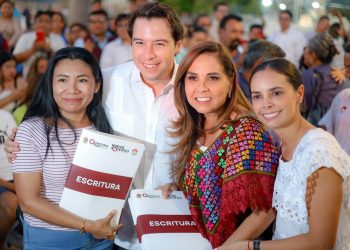 Continúan dando certeza jurídica a las familias benitojuarenses, al entregar subdivisiones y escrituras provenientes del programa de Regularización para el Bienestar Patrimonial
