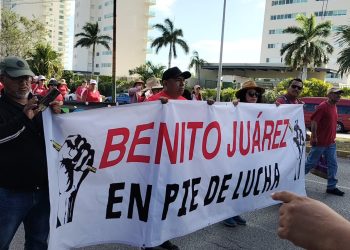 Maestros realizaron mega marcha en Cancún