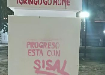 Aumenta conflicto entre habitantes de Yucatán y la creciente comunidad extranjera ha tomado nuevas formas de protesta