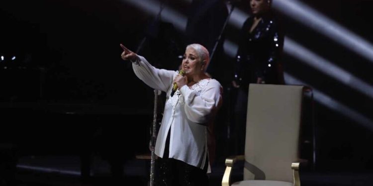 Lupita D’Alessio se encuentra hospitalizada posponen conciertos en CDMX