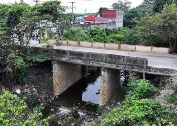 Inicia rehabilitación del puente vehicular ‘Huapinol’ en Macuspana
