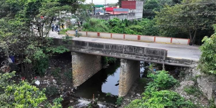 Inicia rehabilitación del puente vehicular ‘Huapinol’ en Macuspana