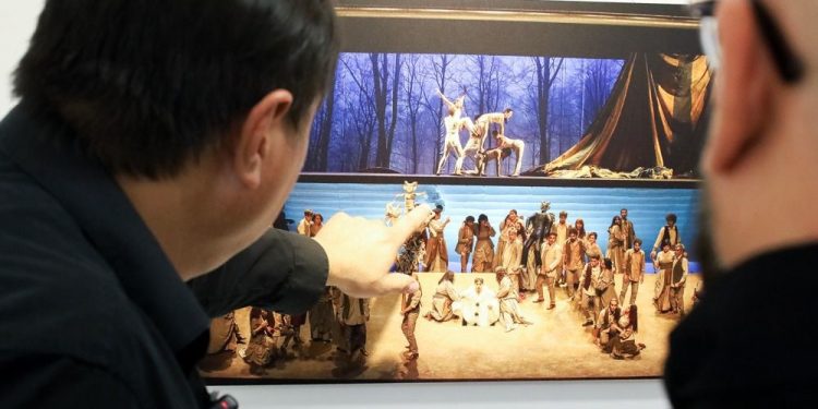 Galería de Arte de Playa del Carmen presenta la belleza visual del teatro y la ópera