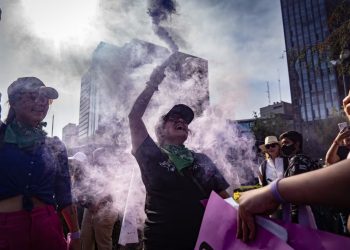 En la marcha feminista del 8M en la CDMX, participan diversos colectivos