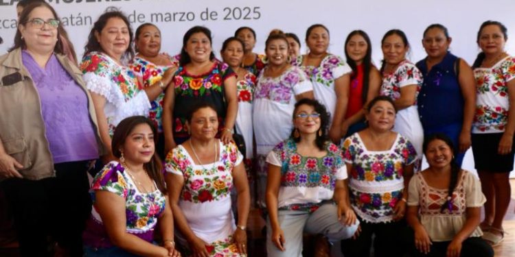 Ceremonia maya y firma de convenio enmarcan la entrega de reconocimientos a parteras, guardianas de saberes ancestrales