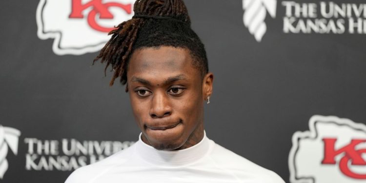 El jugador de los Chiesfs, Xavier Worthy, fue arrestado por violencia doméstica