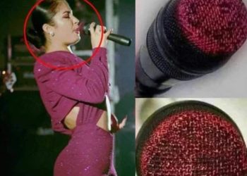 El micrófono con labial de Selena Quintanilla es uno de los objetos más valiosos del Museo de Selena, ubicado en Estados Unidos