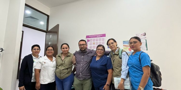 Imparten curso de capacitación a trabajadores de la salud de Solidaridad para una planificación responsable