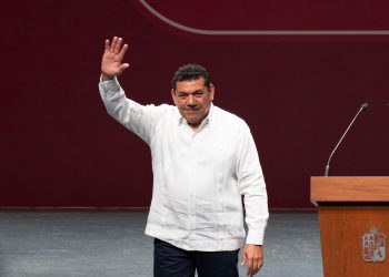 Javier May llama a empresarios tabasqueños a trabajar en unidad