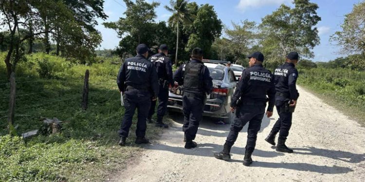 Hallan presunta fosa con restos humanos en Macuspana