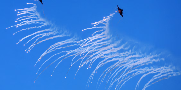 Corea del Sur suspende vuelos militares tras bombardeo accidental en zona civil