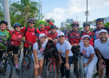 Mara Lezama en la segunda edición del “Paseo Cancunense” con participación ciudadana en avenidas de Cancún