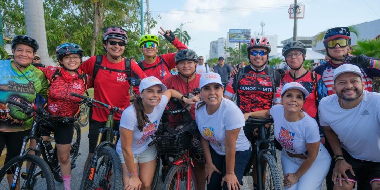 Mara Lezama en la segunda edición del “Paseo Cancunense” con participación ciudadana en avenidas de Cancún