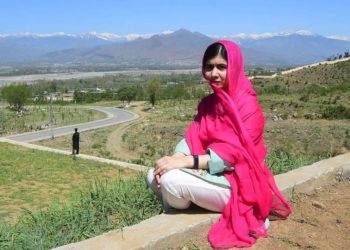 Malala regresa a su ciudad natal en Pakistán, 13 años después del ataque talibán