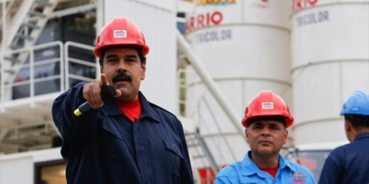 Maduro abre las puertas a inversiones extranjeras en petróleo y gas tras salida de Chevron
